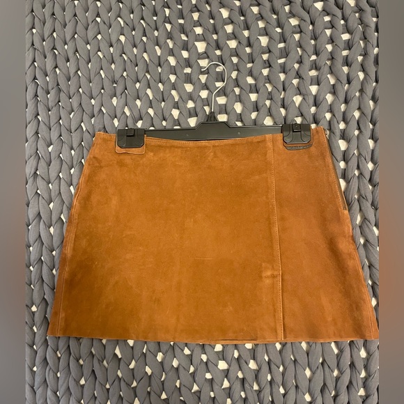 Brown suede mini skirt - Picture 3 of 10